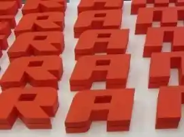 Kundenprojekt Buchstaben und Logos mit der CUT1600S Serie