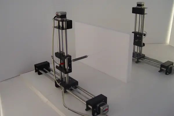 ST600S: frühe 4-Achs-CNC-Heißdrahtschneidemaschine